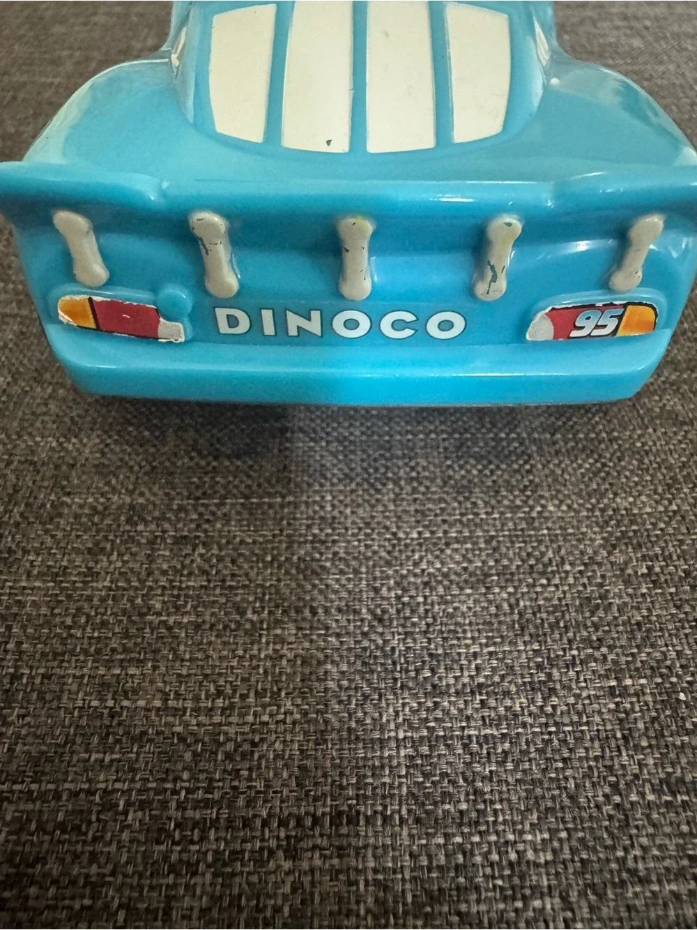Disney Pixar Cars Dinoco Lightning McQueen Shake 'N Go car